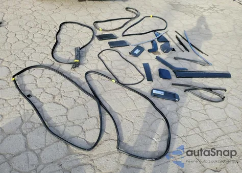 2020 Toyota Rav4 Xse из США, поврежденный, VIN 2T3EWRFV7LW080859